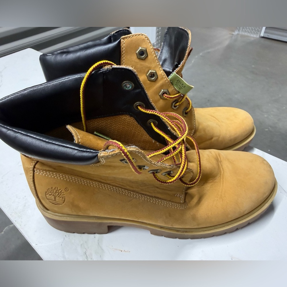 Timberland Womens Boots Size 8.5